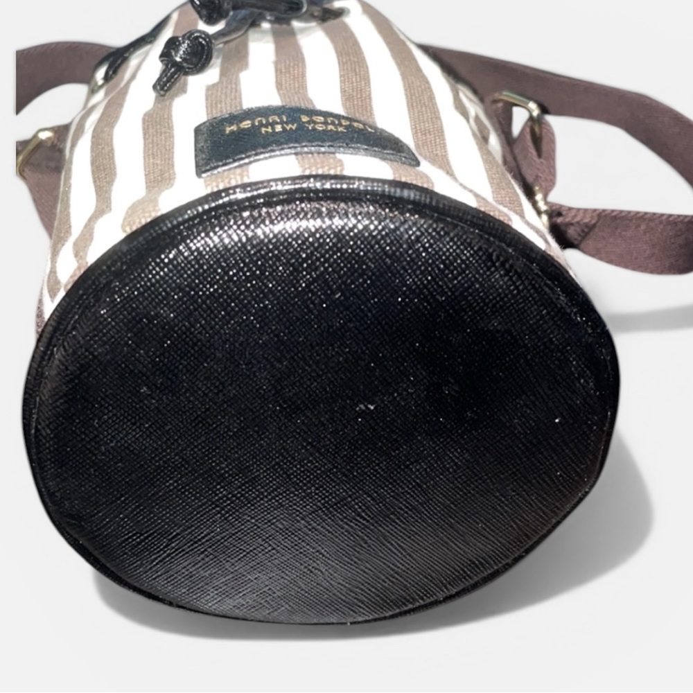 Henri Bendel STRIPE Bucket Wine Bag - Picture 8 of 8